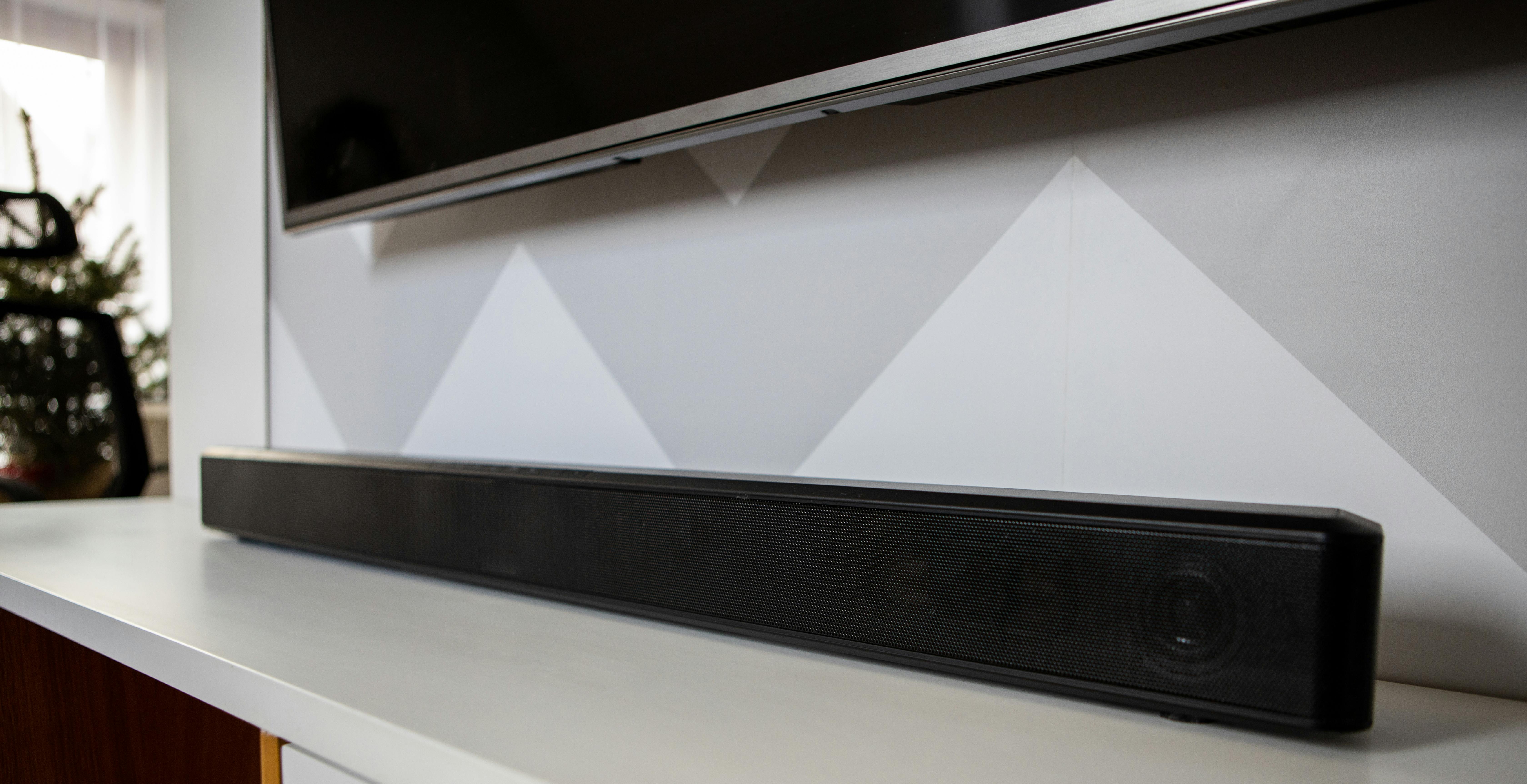 Soundbar op audiomeubel