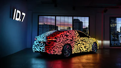 Prototype auto verandert van kleur