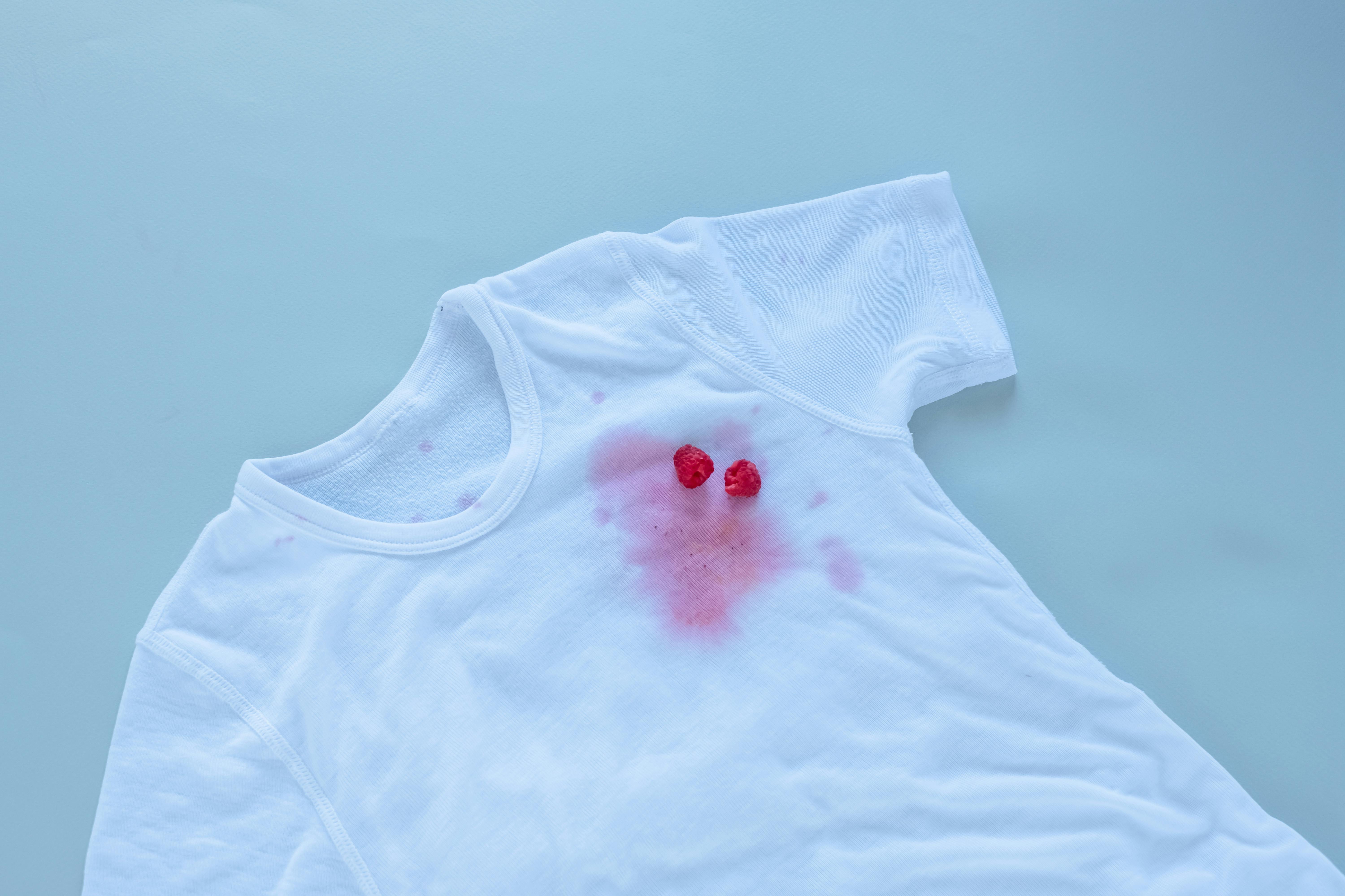 Zeehaven Respectievelijk Omzet Hoe verwijder je vlekken uit kleding die niet in de wasmachine mag? | ID.nl Zeehaven Respectievelijk Omzet Hoe verwijder je vlekken uit kleding die niet in de wasmachine mag? | ID.nl