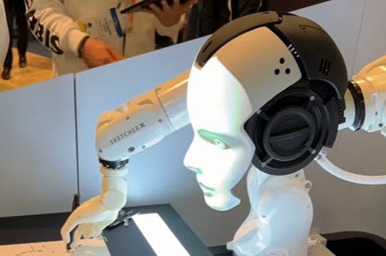 Maak kennis met Sketcher X: de robot die kan tekenen én praten!