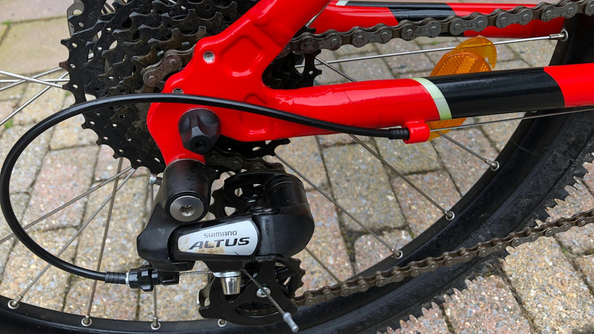 Schone ketting na schoonmaken