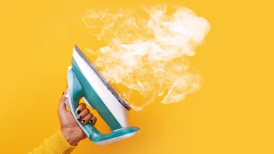 Waar moet je op letten bij het kopen van een strijkijzer?