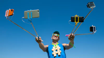 De toekomst van selfies? Een telefoon met mini-drone