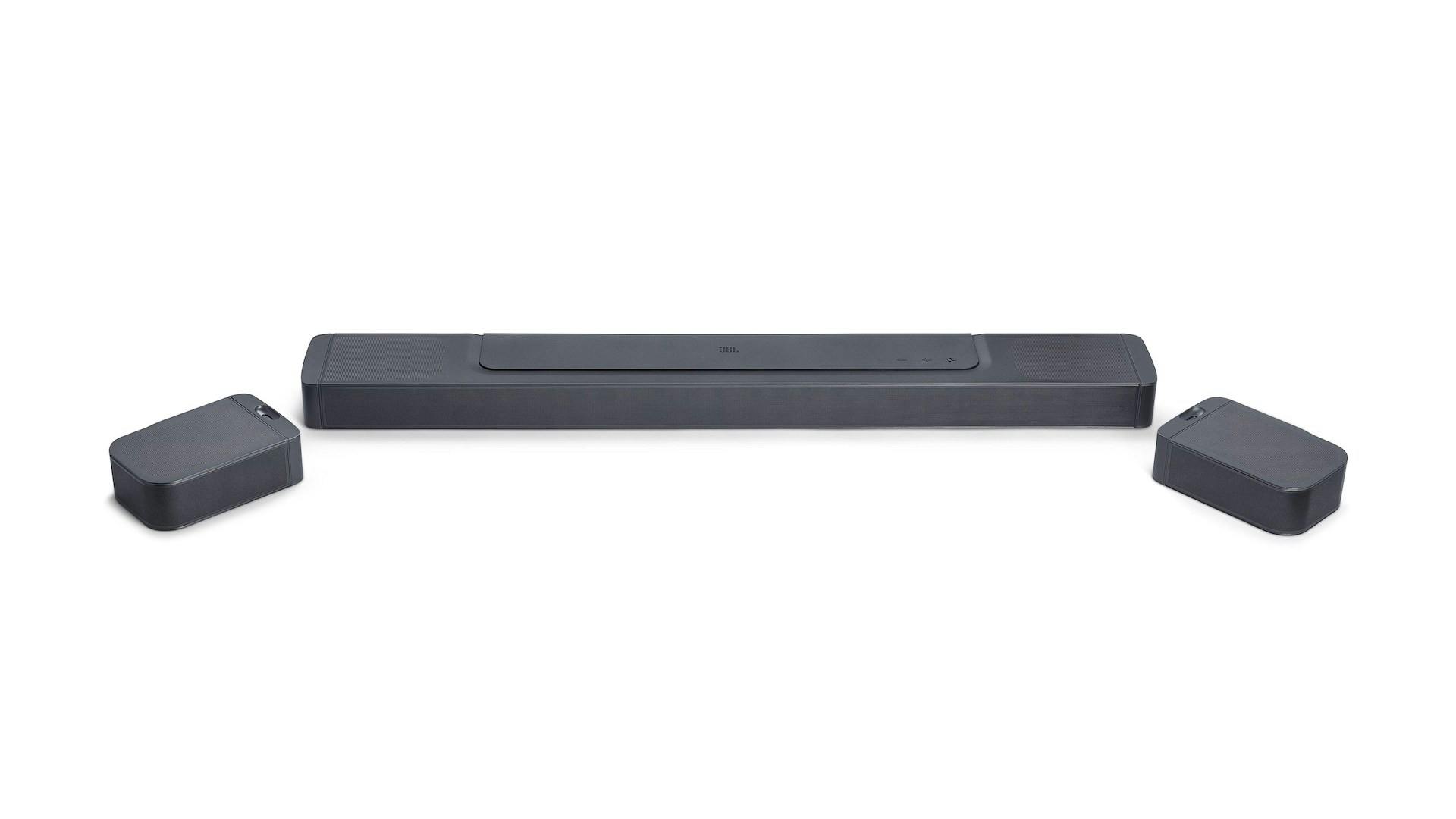 Een JBL Bar 1000 met de zijspeakers losgekoppeld.