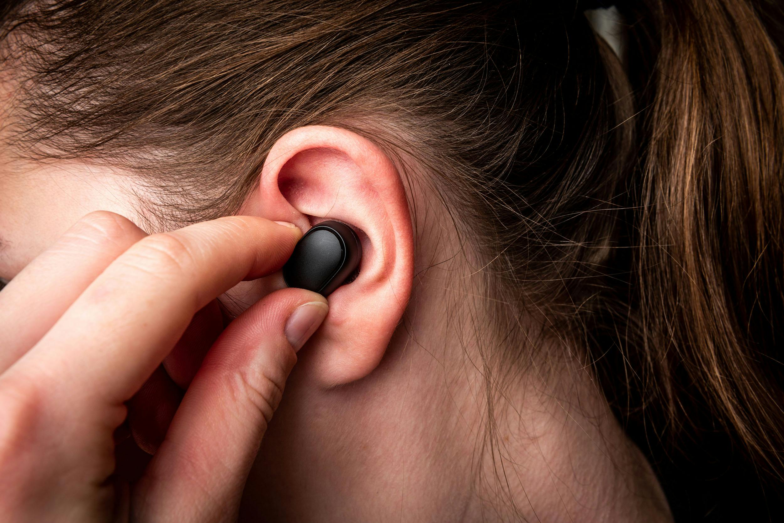 In-ears in vrouwelijk oor