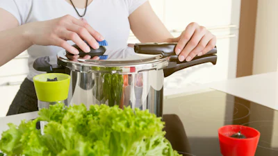 Razendsnel wat lekkers op tafel! Ontdek de voor- en nadelen van de snelkookpan