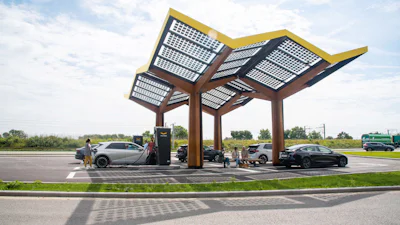 Kabinet verlengt belastingvoordeel voor elektrische auto's, maar nadeel voor hybride rijders