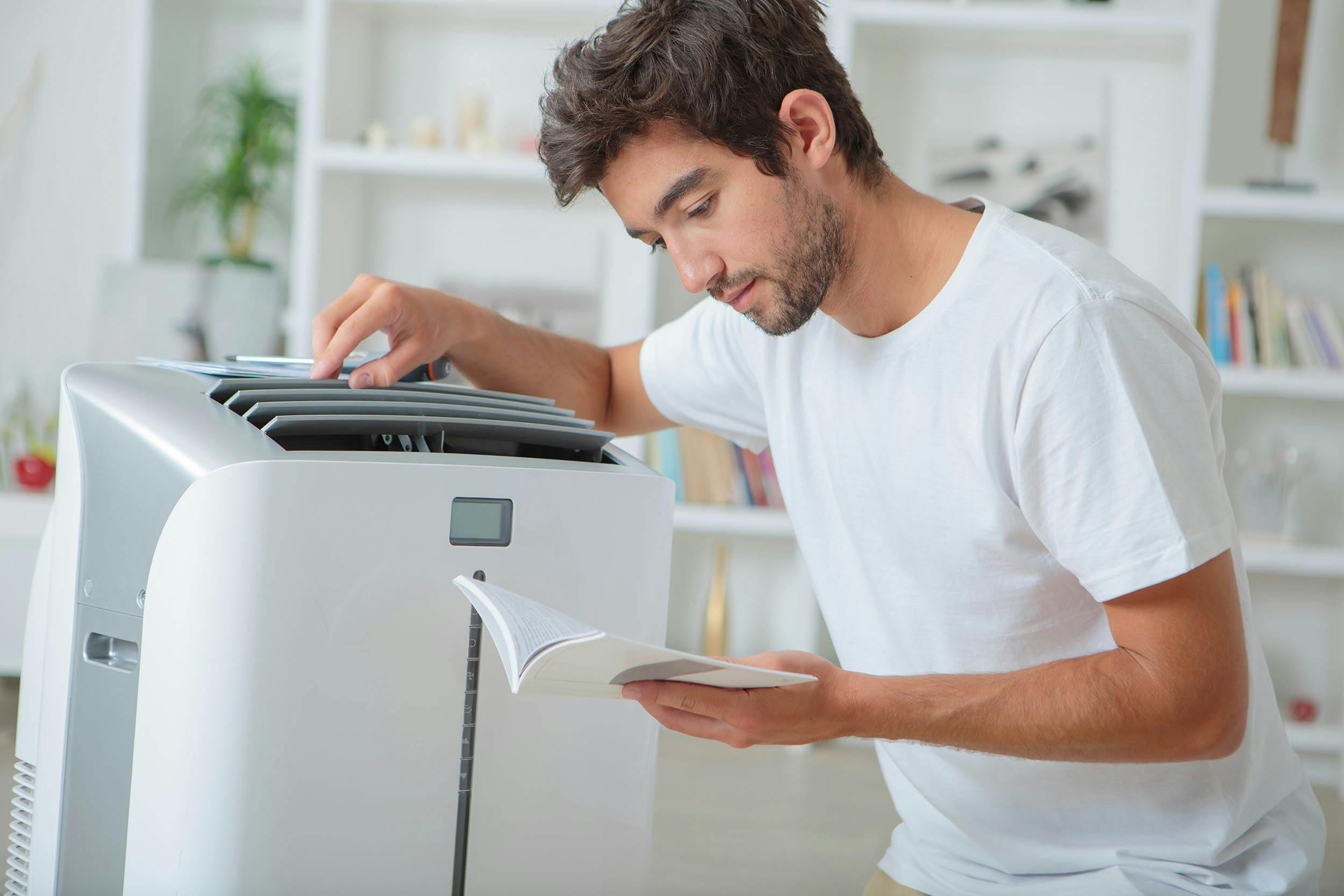 Man die handleiding van airco leest