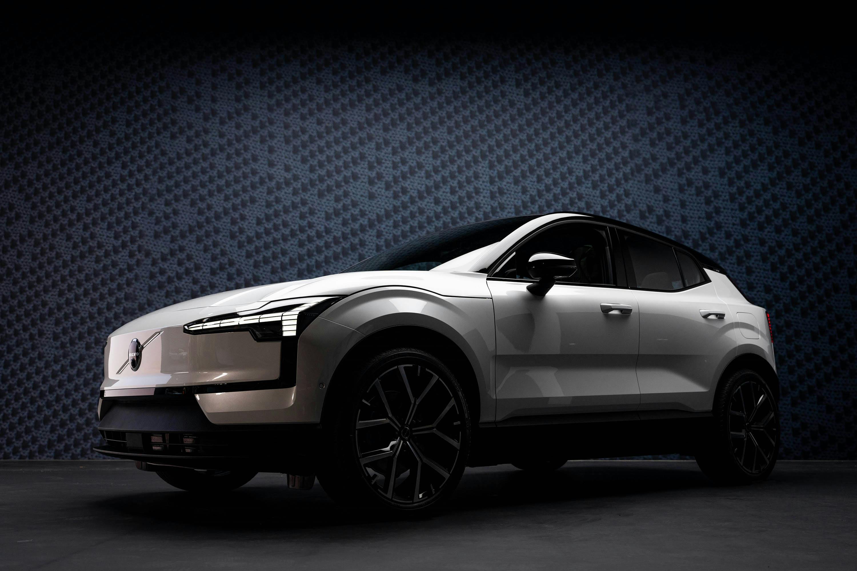 De Volvo EX30 is splinternieuw en baart opzien met 1.600 kilo trekgewicht.