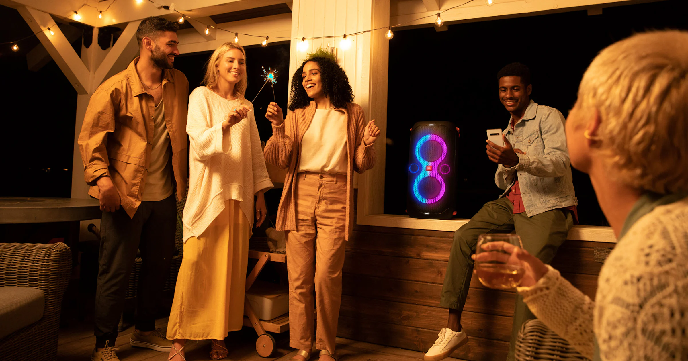Waar voor je geld: 5 krachtige partyspeakers voor jouw (tuin)feest