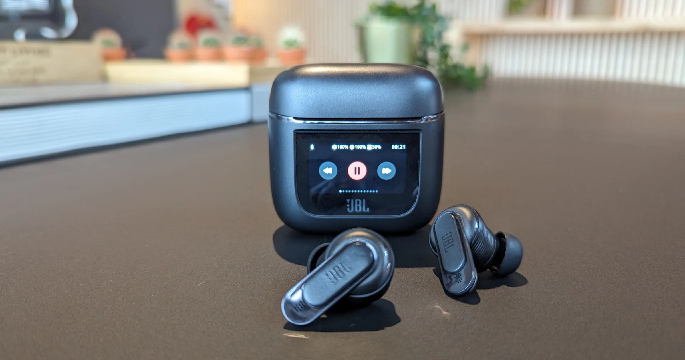 Review JBL Tour Pro 2 - Op gehoor en zicht