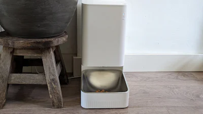 Review Xiaomi Smart Pet Food Feeder - Automatiseert het voeren van je huisdieren