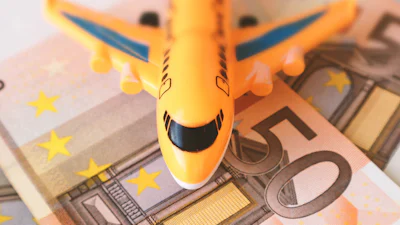 Vliegtuig op euro biljetten