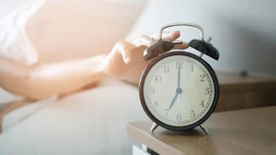 ⏰ To snooze or not to snooze? Dit is de fijnste manier om wakker te worden