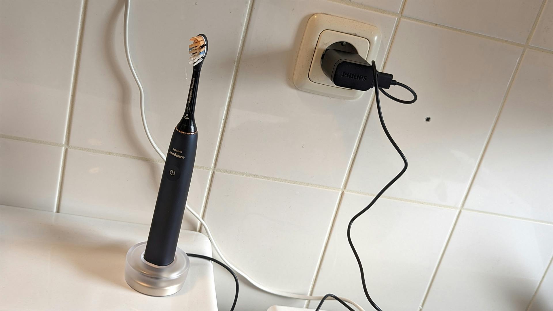 De oplaadkabel is best lang.