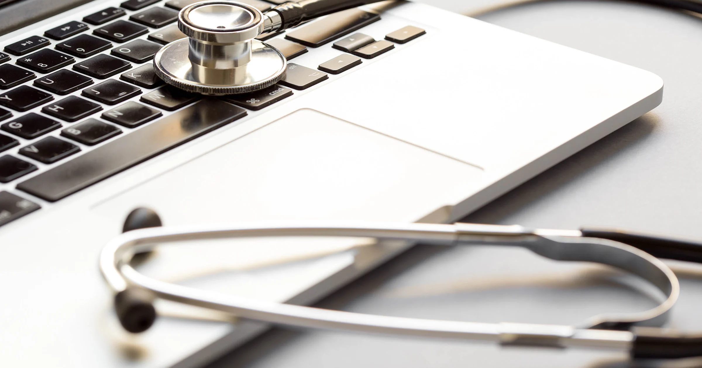 Het gevaar van online zelfdiagnoses: de huisarts over Dokter Google