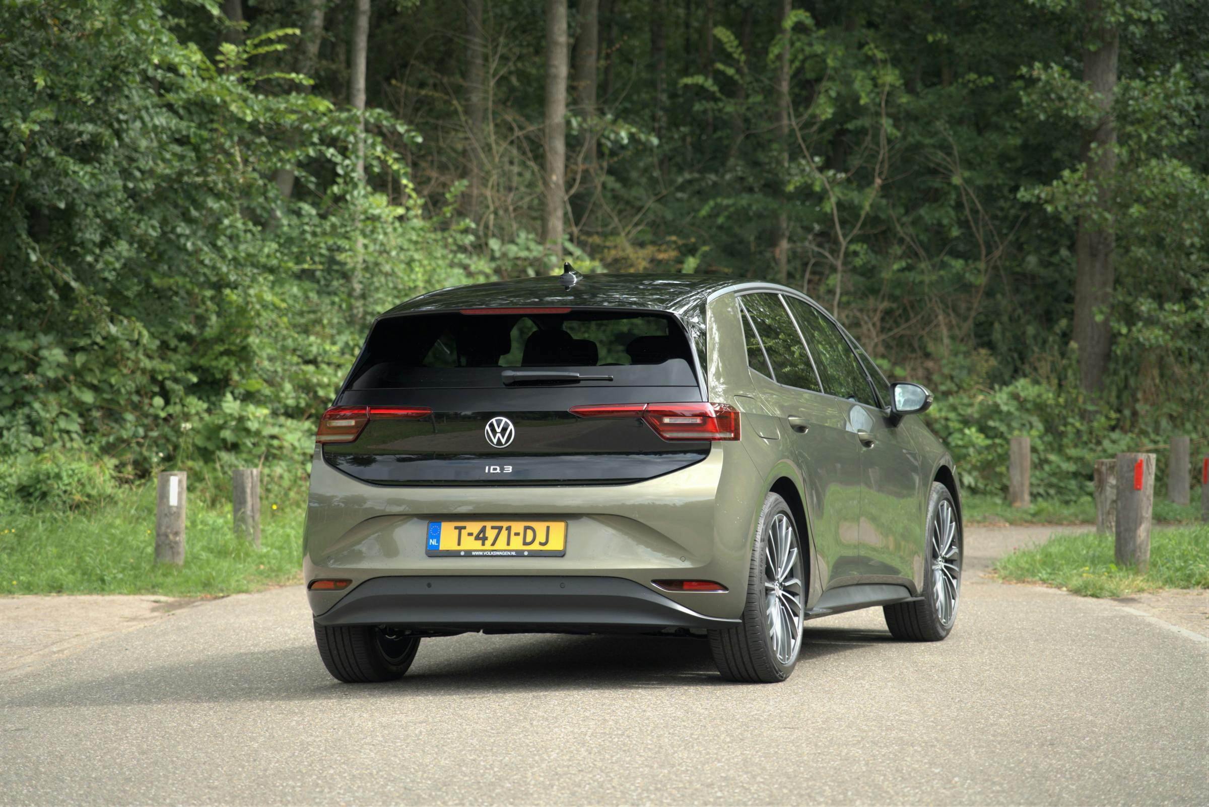 Voortaan geven de extensies van de achterlichten op het kofferdeksel van de ID.3 ook licht.