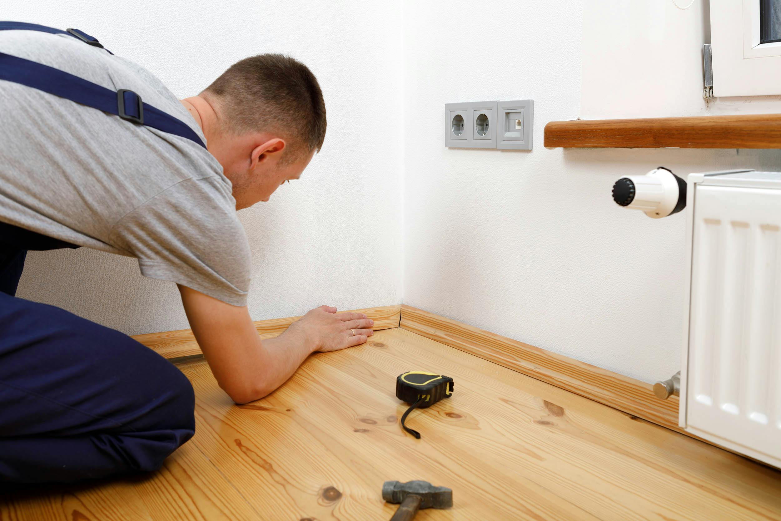 Zelf plinten leggen: zo wordt je vloer nóg mooier