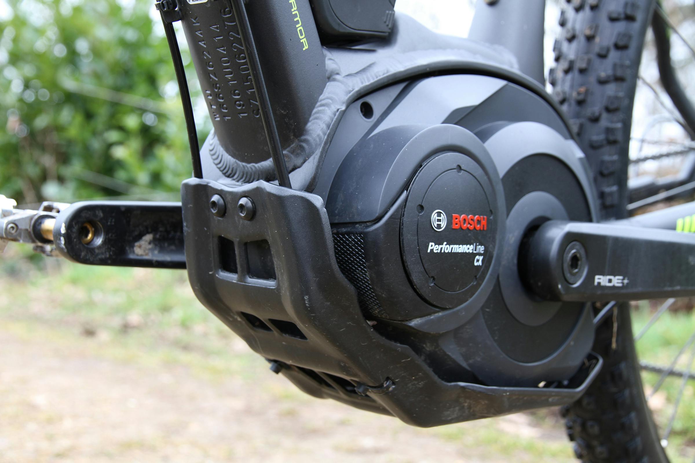 Een middenmotor is praktisch gezien de enige juiste optie voor een e-mtb.