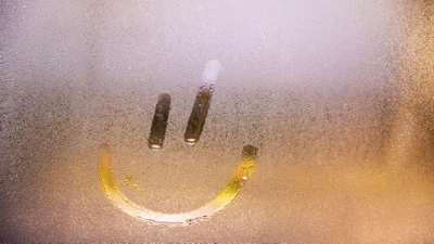 Helder! Zo heb je nooit meer last van een beslagen badkamerspiegel