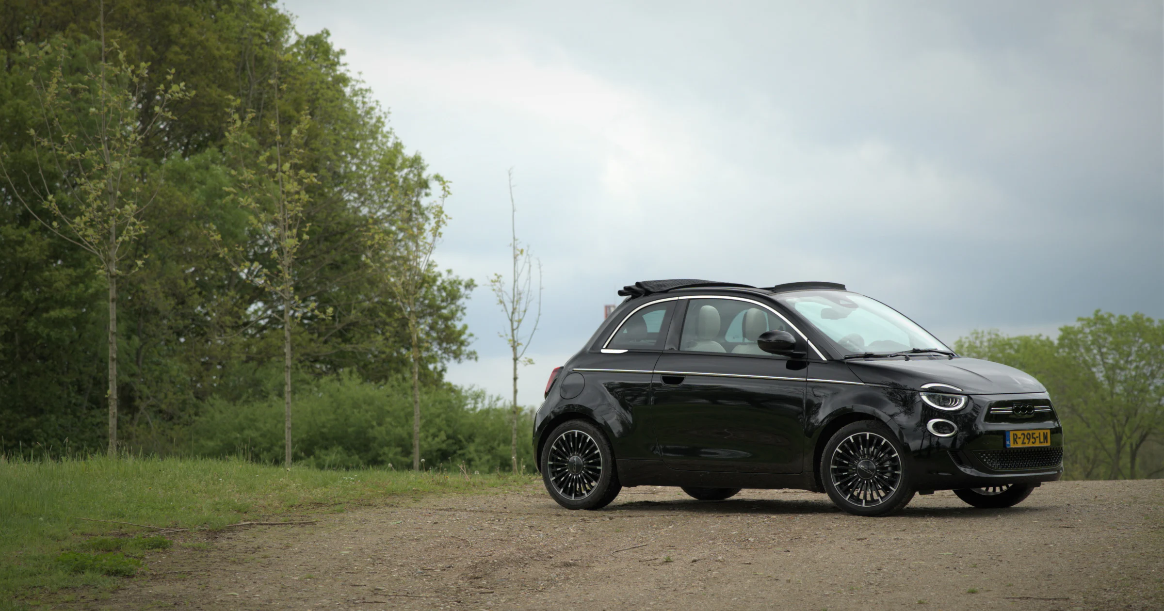 Review Fiat 500e Cabrio: De leukste elektrische auto van dit moment!