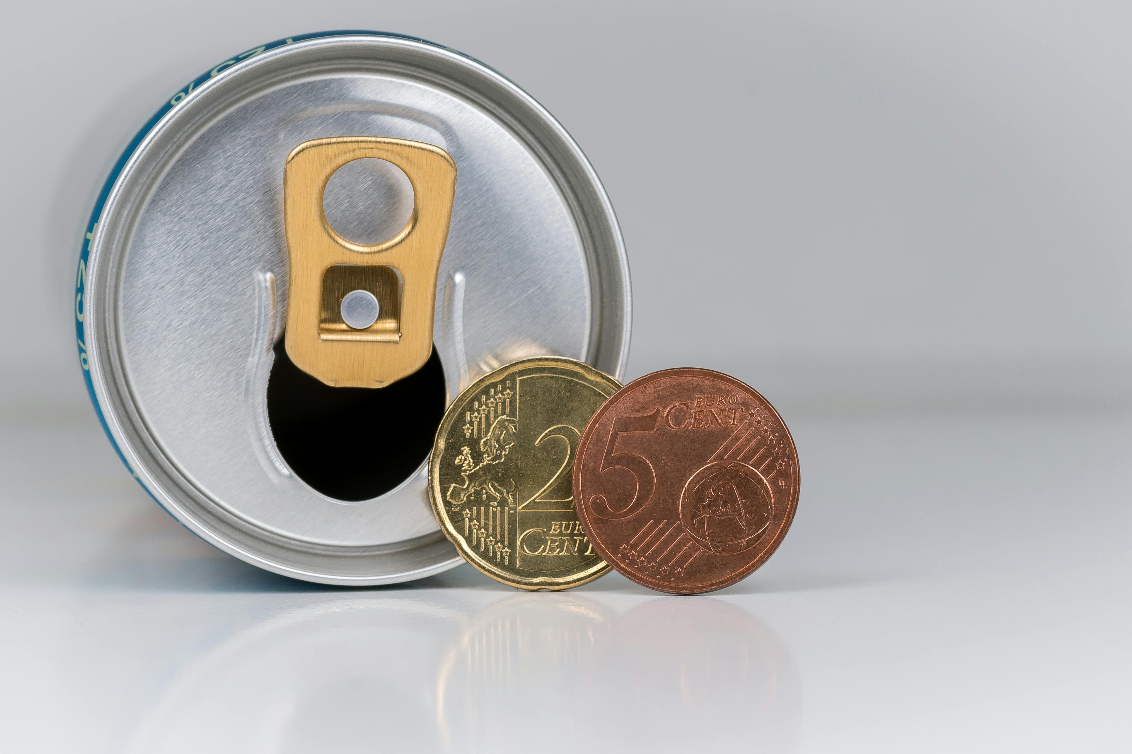 Statiegeldblikjes handig (én hygiënisch) bewaren: zo doe je dat