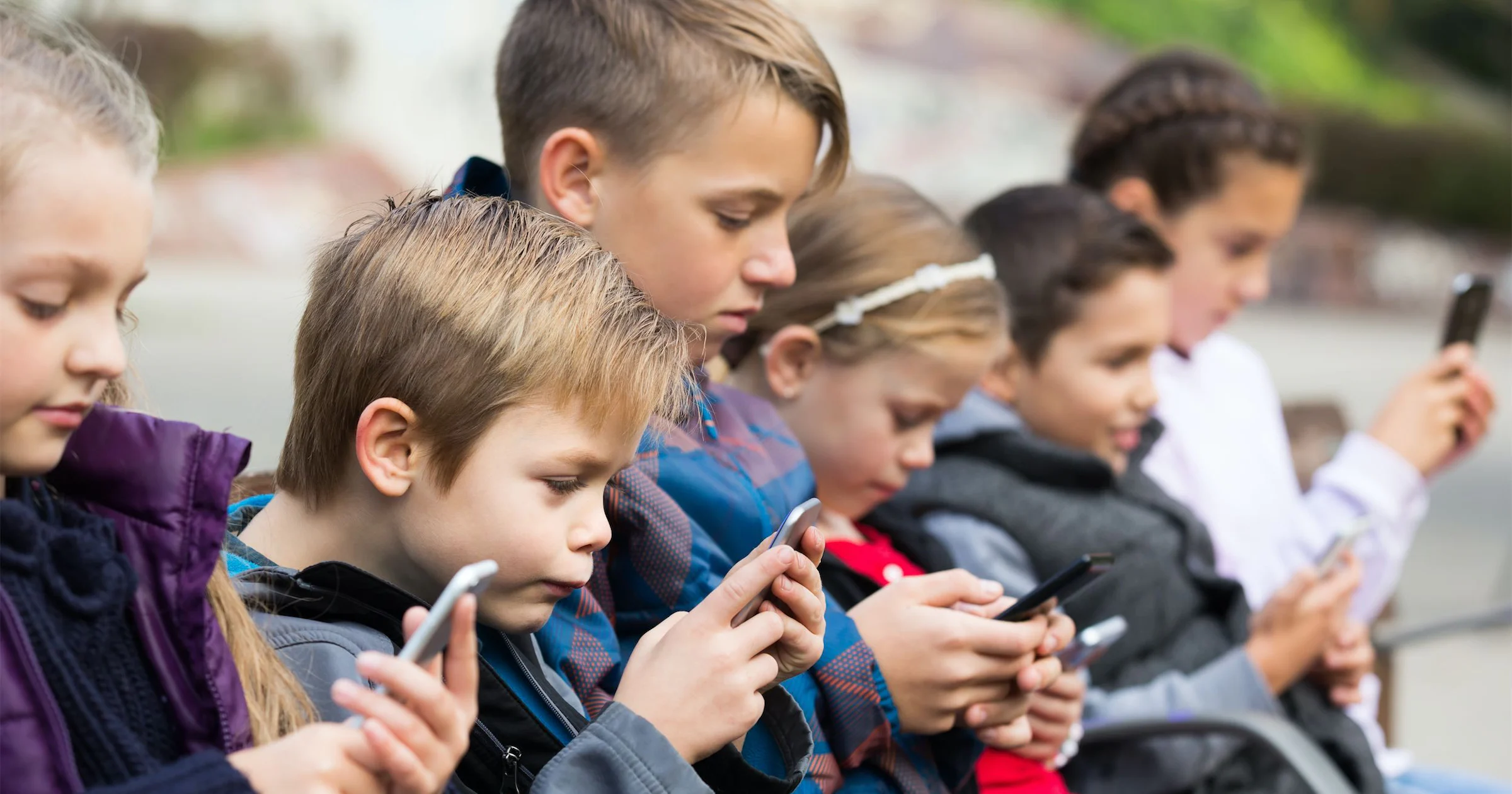 Arnhem adviseert: geef kinderen zo laat mogelijk een smartphone