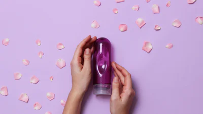 Zo verrijk je je seksleven met glijmiddel