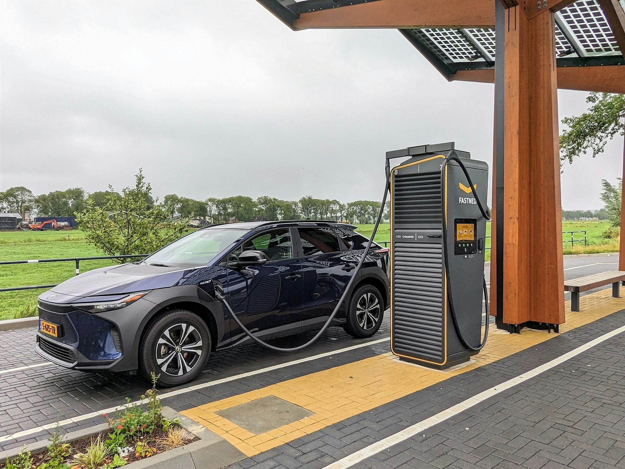 Op de verbruiksronde noteert de Toyota bZ4x een keurig gemiddelde, op de snelweg neemt het energieverbruik echter snel toe.