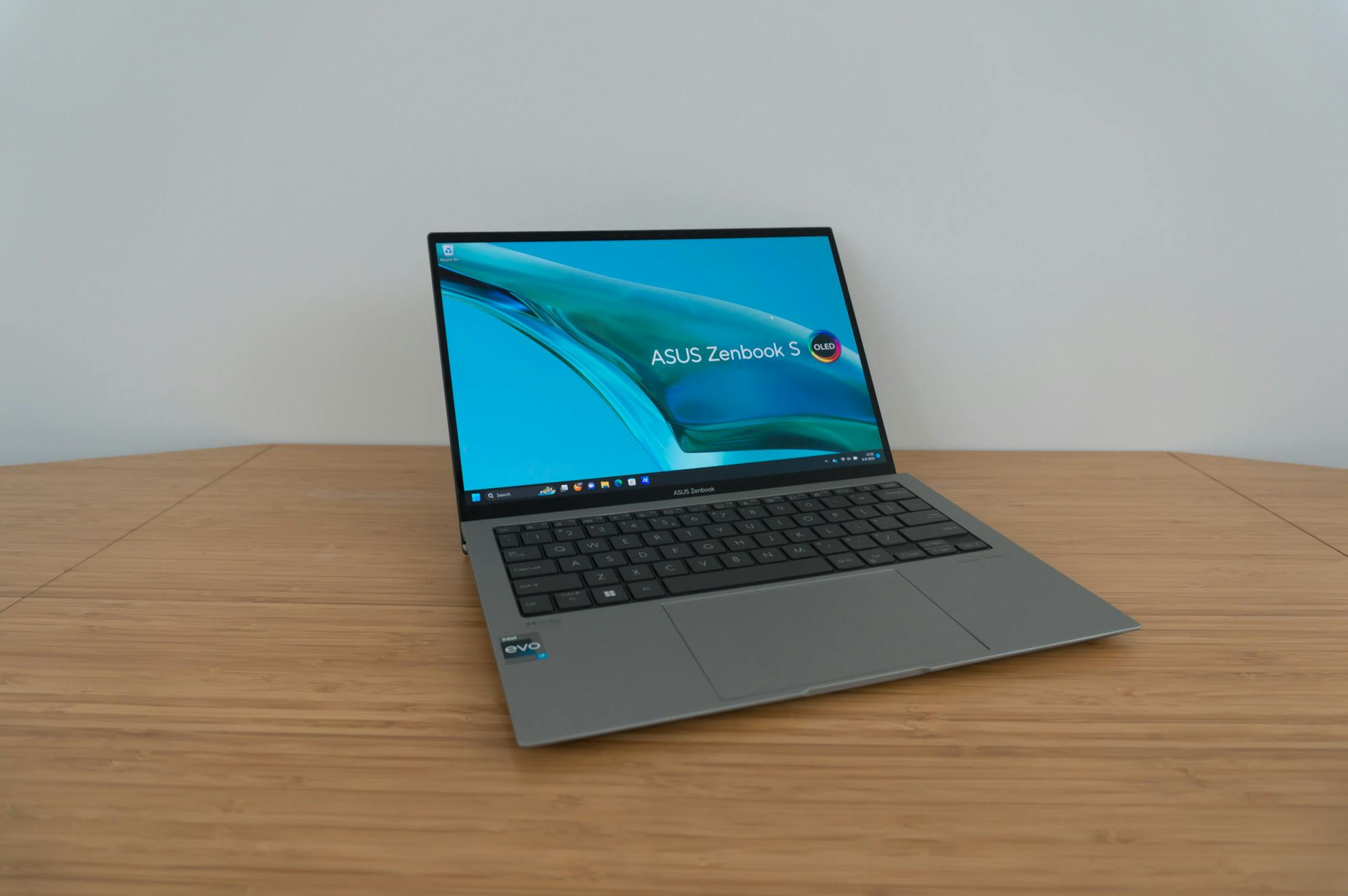 Review ASUS ZenBook S 13 OLED - Fraaie laptop met hoorbare ventilator