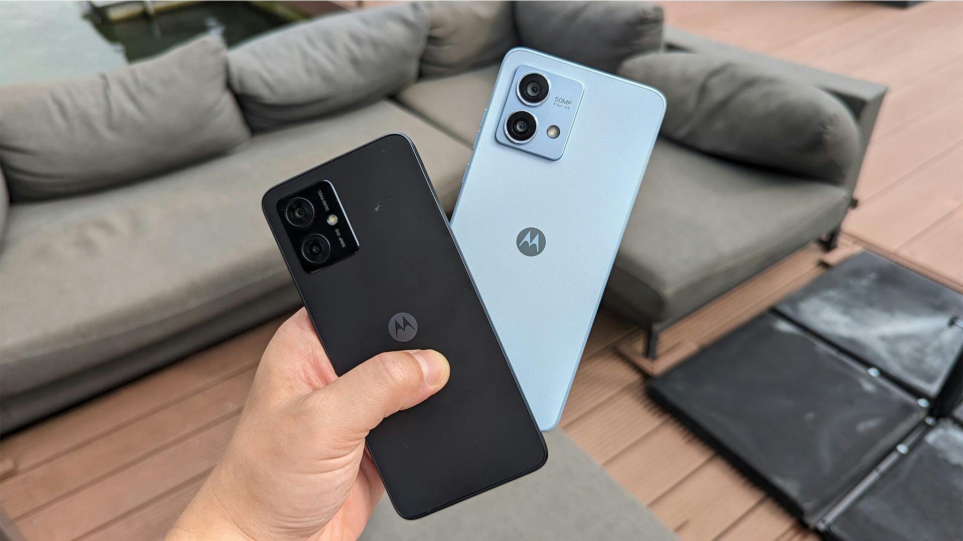 Zwart: G54. Wit: G84.