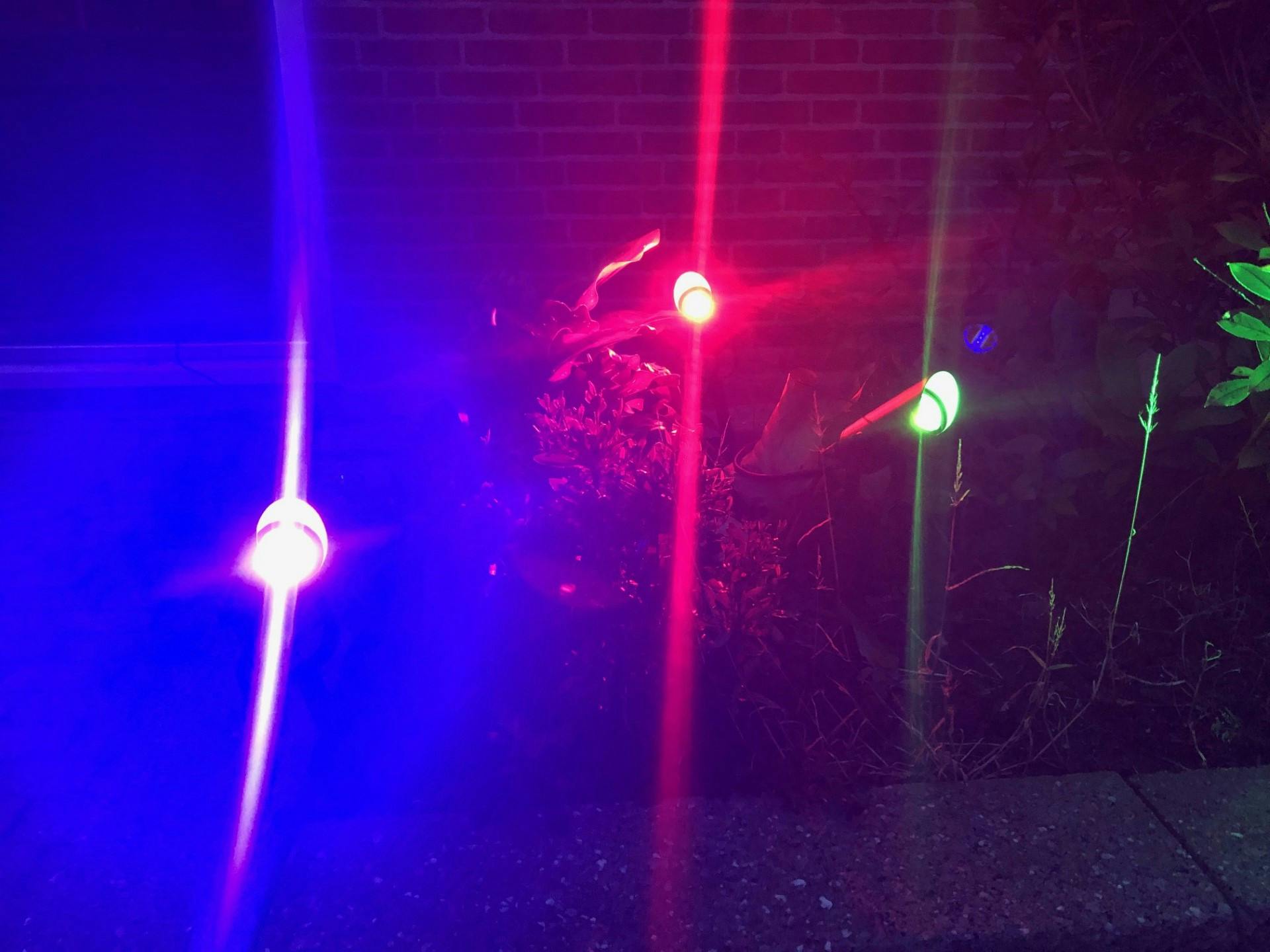 Review Hombli Smart Spot Light Starter Kit Zet je tuin fraai in