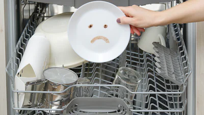 Videotip: Vieze vaatwasser? Zo is-ie supersnel weer schoon & fris