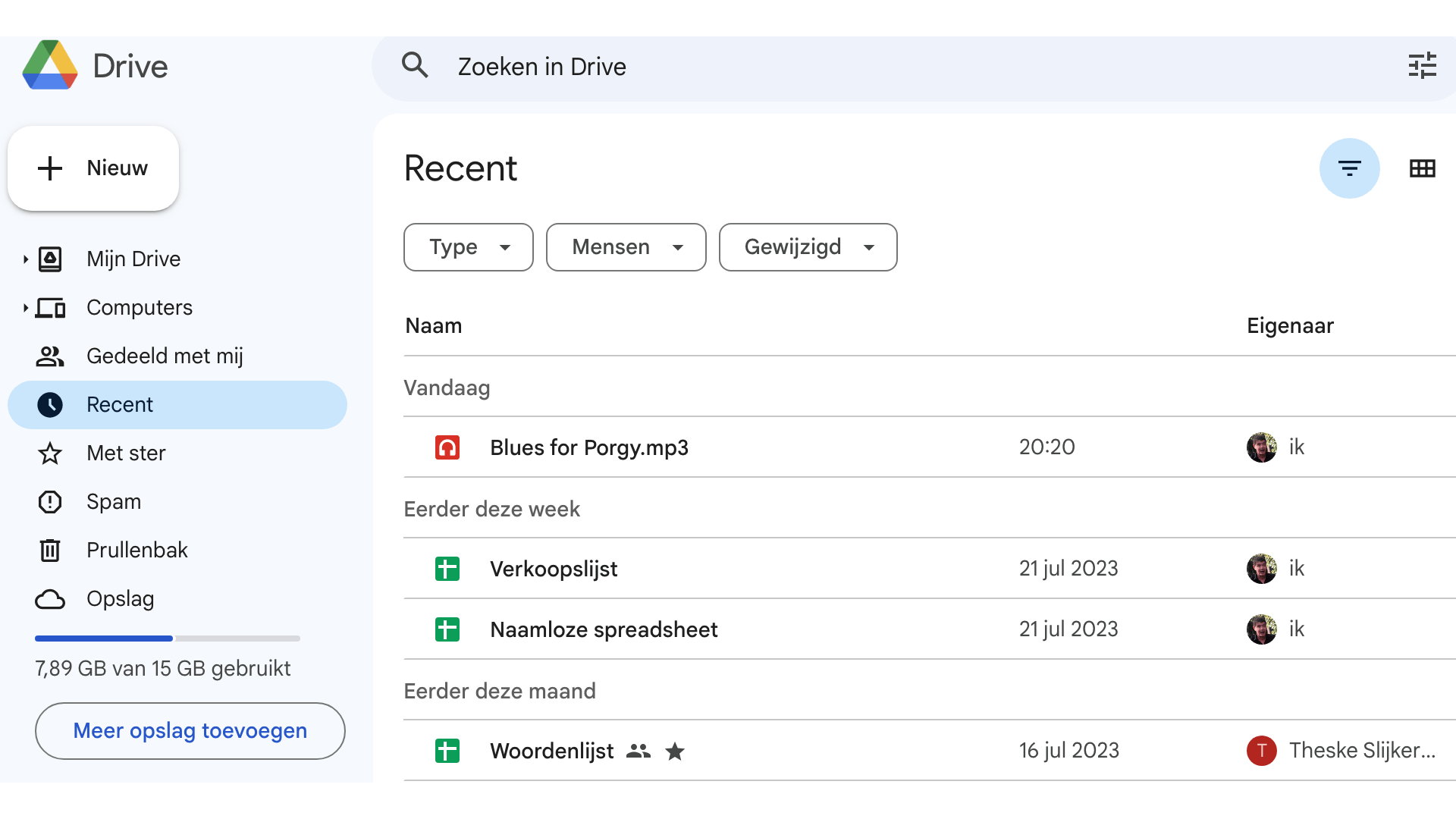 Je moet eerst het audiobestand uploaden in Google Drive.