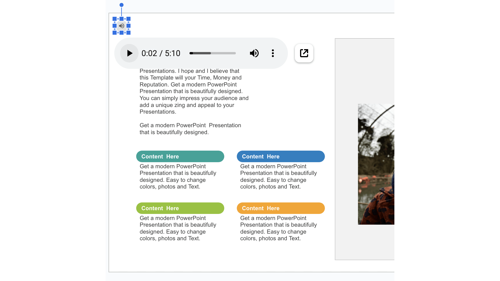 Onder het luidsprekerpictogram vind je de afspeelknop.