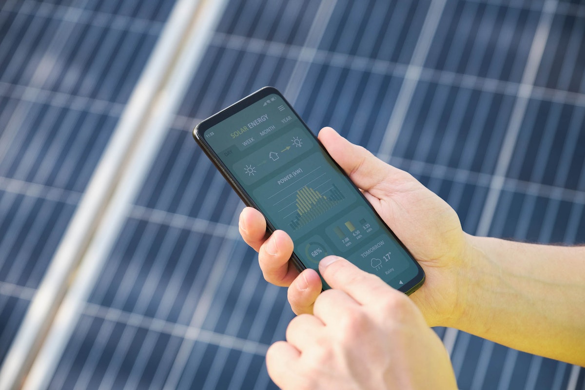 Hoeveel stroom wekken mijn zonnepanelen op? Deze apps vertellen het je ID.nl