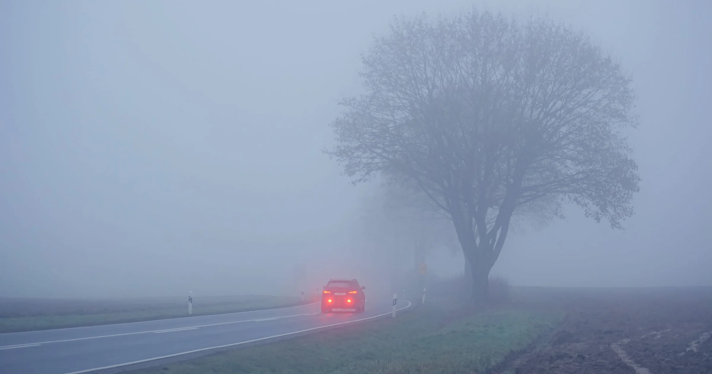 ⚠ Veilig door de mist: tips voor automobilisten en fietsers