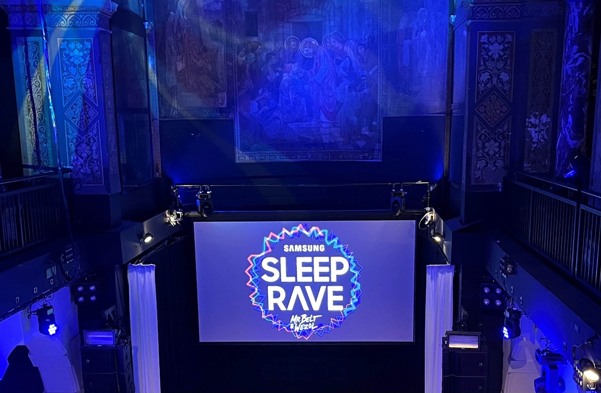 Slaap je slecht door de wintertijd? Misschien is een Sleep Rave de ...