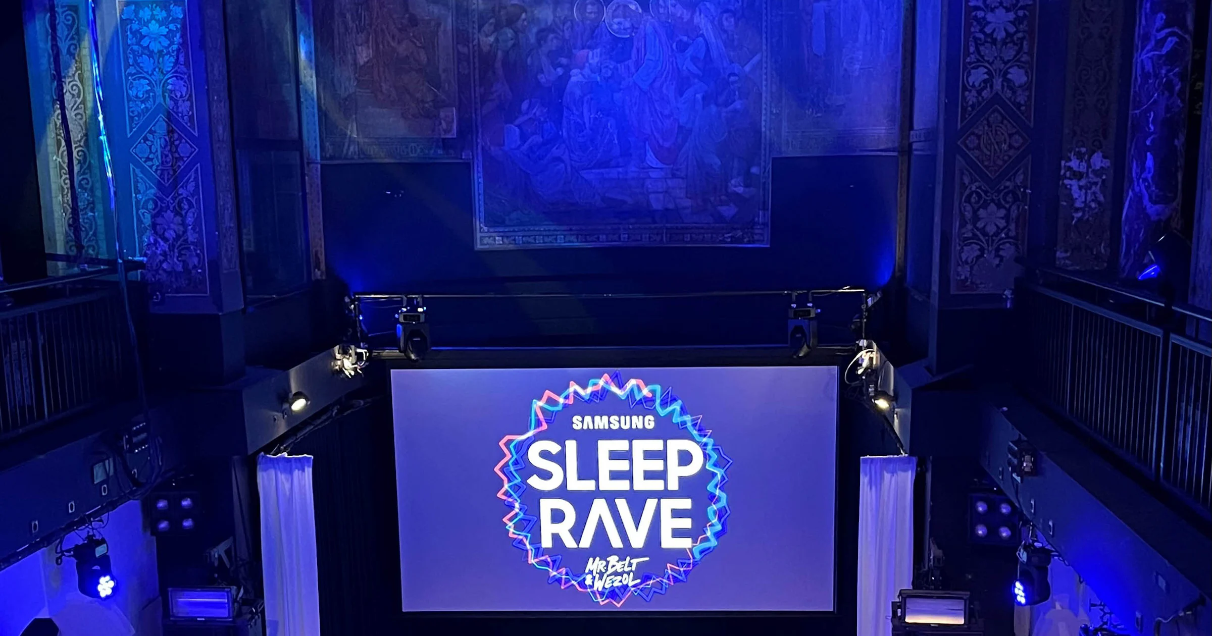 Slaap je slecht door de wintertijd? Misschien is een Sleep Rave de oplossing!