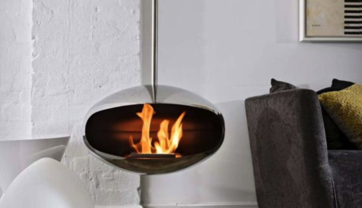 De Cocoon Fires Aeris is een bio-ethanolhaard in roestvrijstaal die je ook buiten kunt monteren.