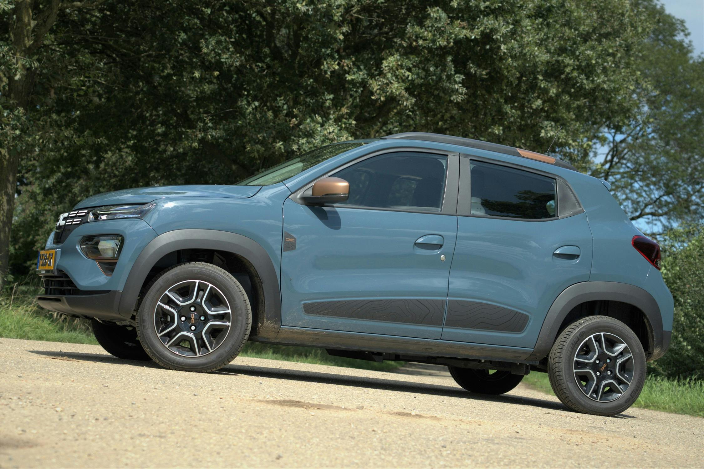 De nieuwe Extreme-uitvoering is herkenbaar aan de koperkleurige elementen voor het in- en exterieur.