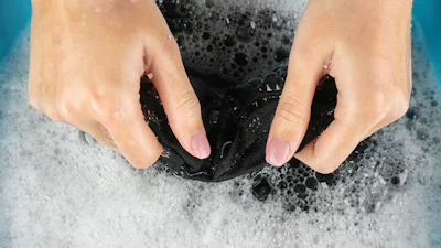 Wat is beter voor het milieu: wassen met de hand of met de wasmachine?