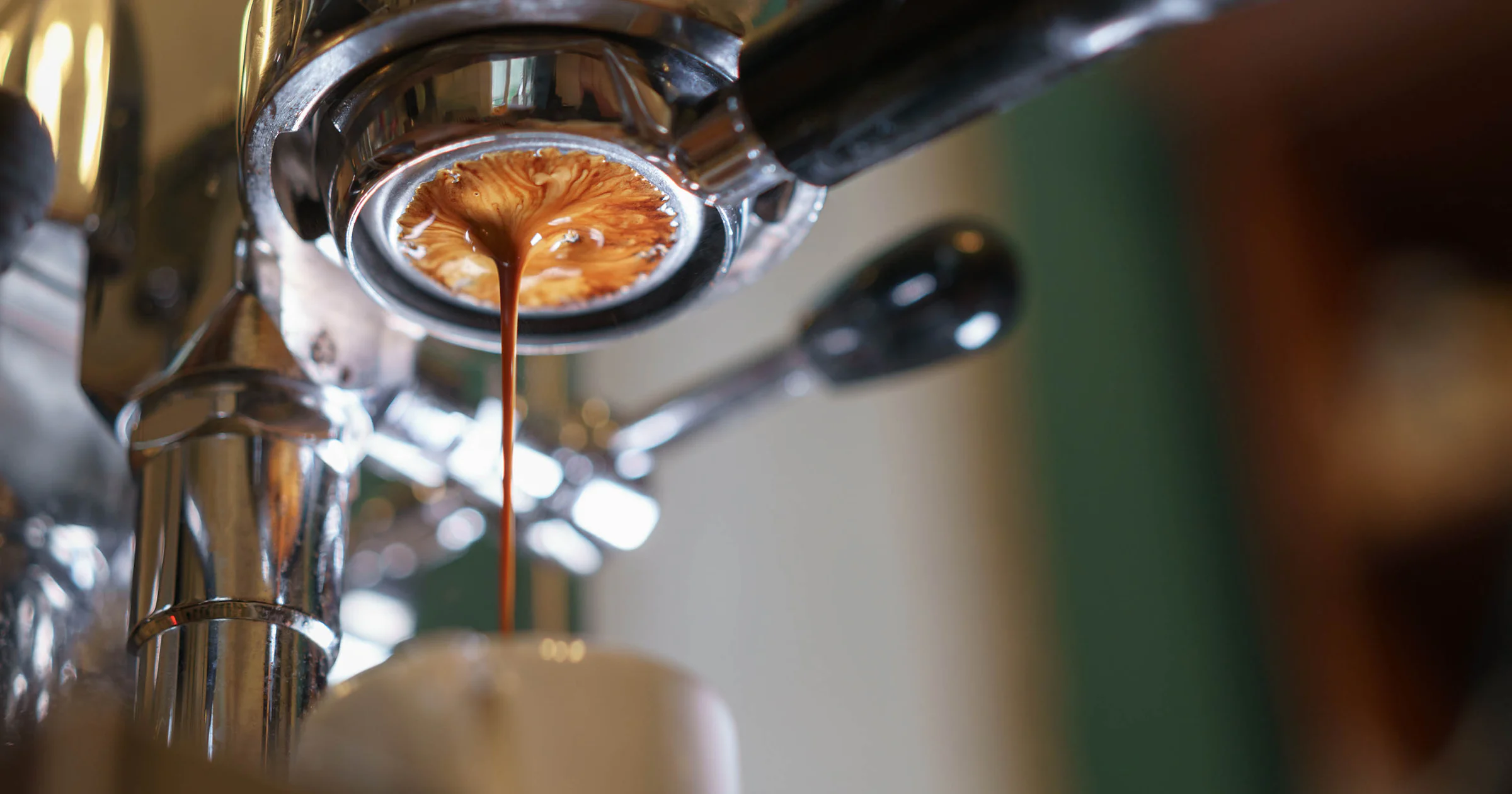 Onderhoud aan je koffiemachine: wat is backflushen (of blindfilteren)?