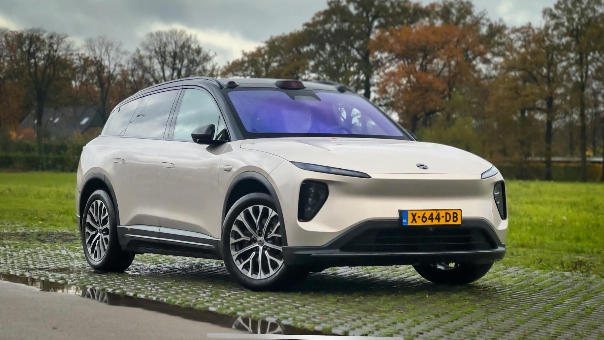 Nio EL6 rechtsvoor 20 inch wielen