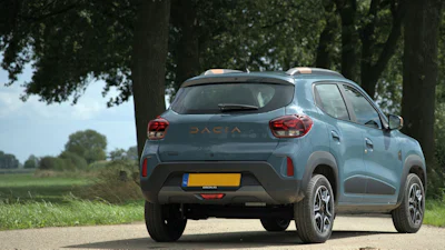 Aantal nieuwe elektrische- en hybride voertuigen in Nederland neemt toe