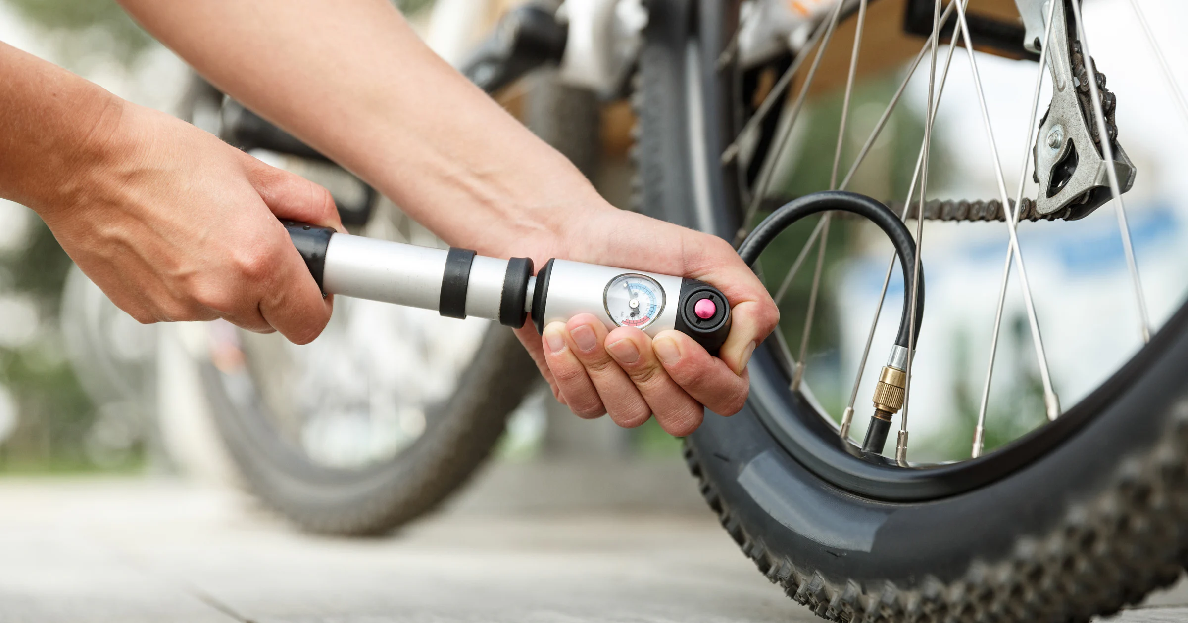 4 tips waarmee je fietsbanden op rolletjes lopen