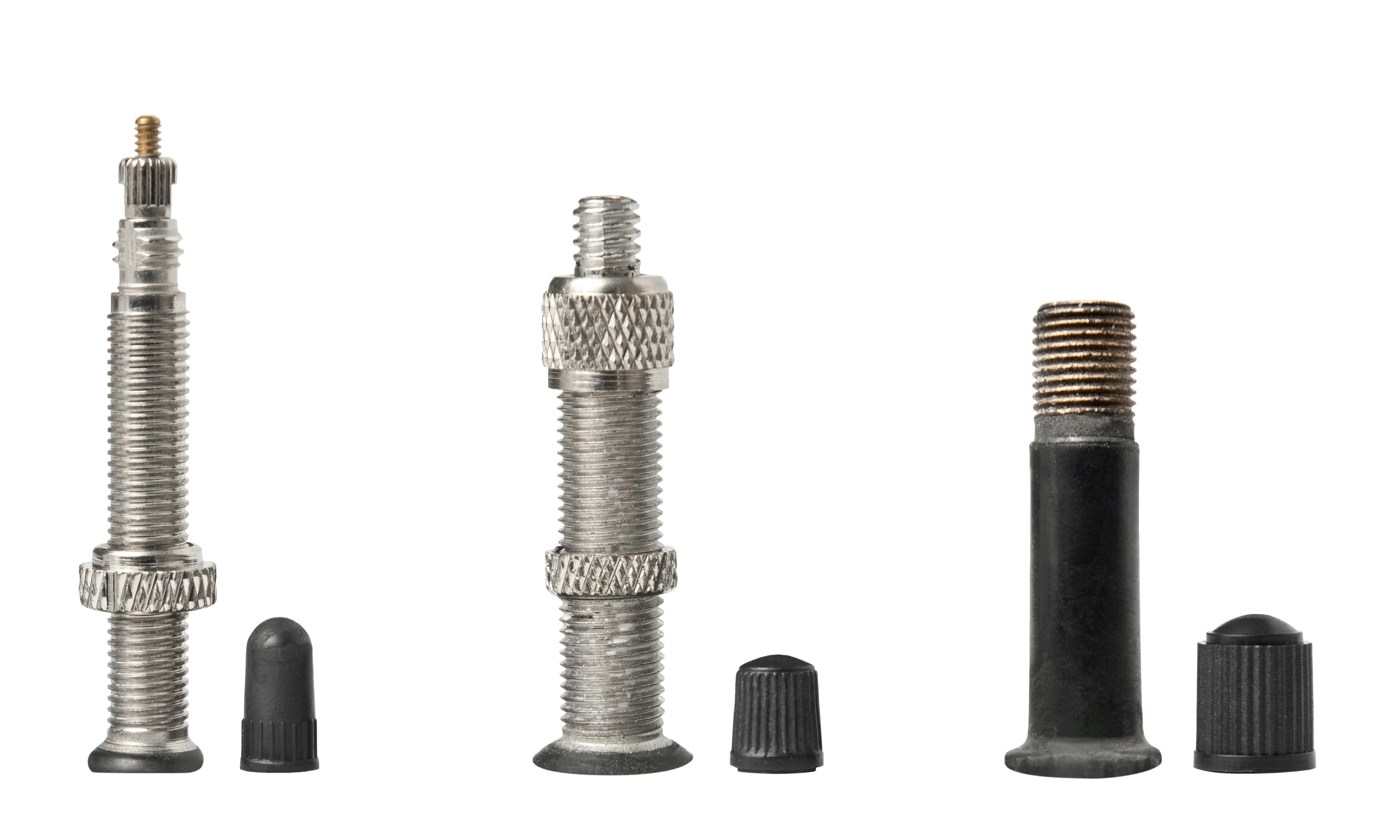 Van links naar rechts: het Franse ventiel (ook wel Presta genoemd), het Dunlop-ventiel (ook wel Hollands ventiel genoemd) en het autoventiel (ook wel Schräder genoemd).