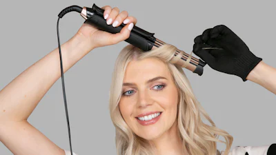 Steilen én krullen met de Remington ONE Straight & Curl Styler S6077