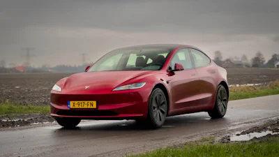 Review Tesla Model 3 – Elektrische revolutie opgefrist