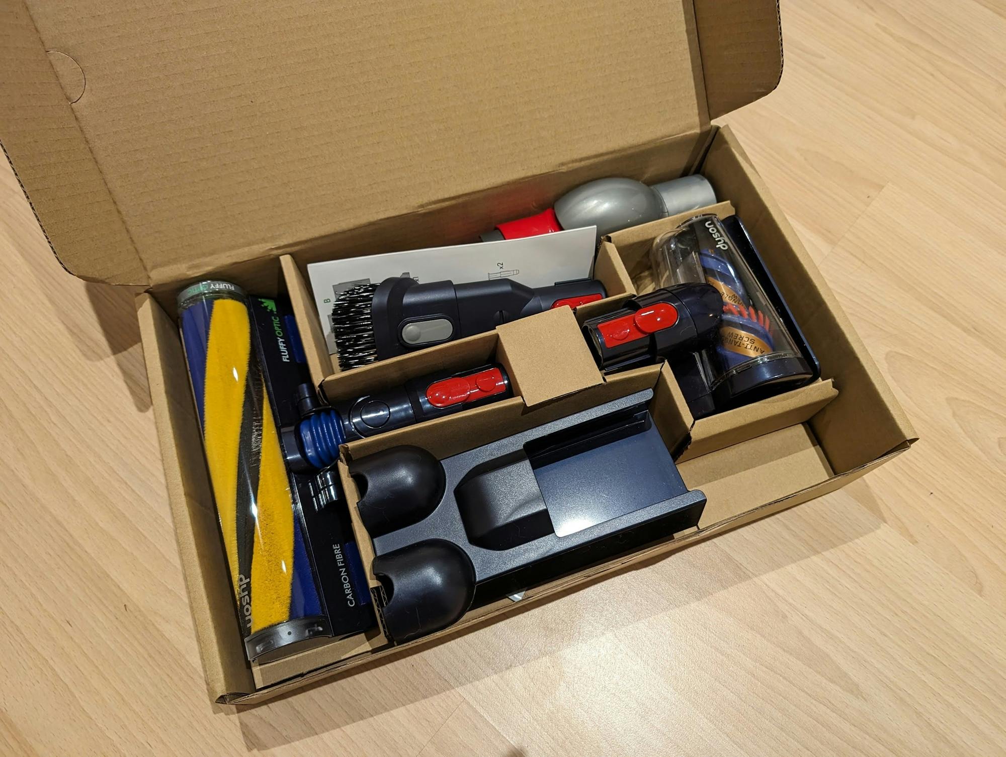 De accessoires in de verkoopverpakking.